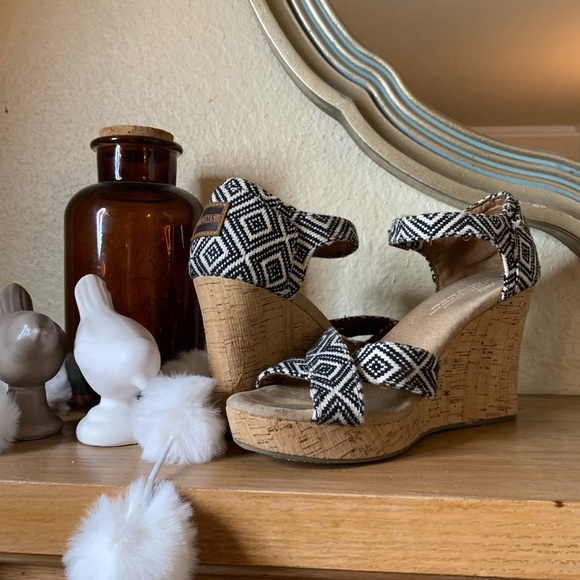Toms Shoes - Toms Strappy Woven Wedge
